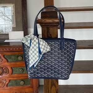 Reversible Mini Bag with pouch & bow